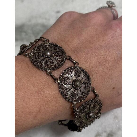 Antique Victorian Sterling Silver Filigree Flower Link Bracelet - Picture 3 of 9